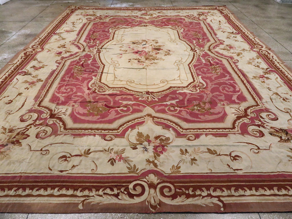 Antique French Aubusson Carpet, No.10969 - Galerie Shabab
