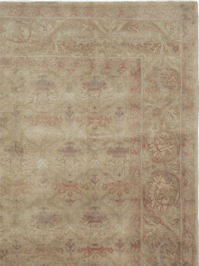 Antique Indian Lahore Accent Rug, No.11036 - Galerie Shabab