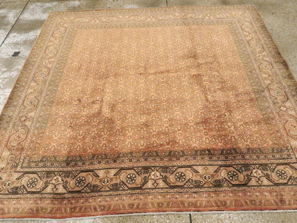 A Tabriz Square Carpet, No.11059 - Galerie Shabab