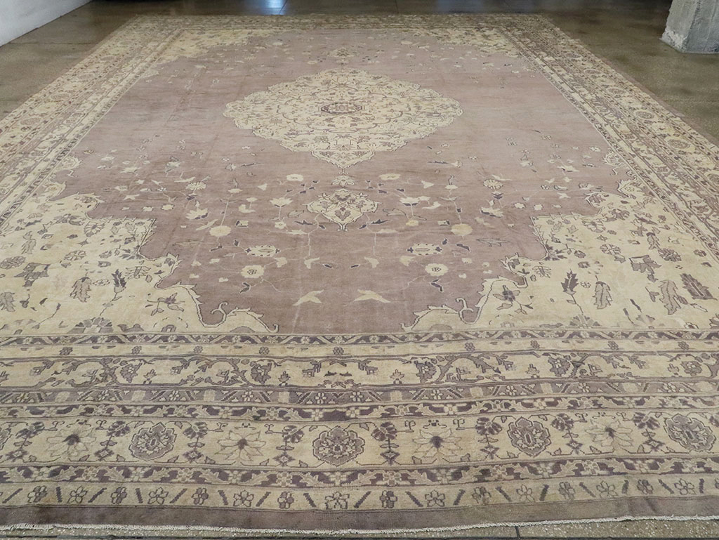 Antique Turkish Oushak Carpet, No.11211 - Galerie Shabab