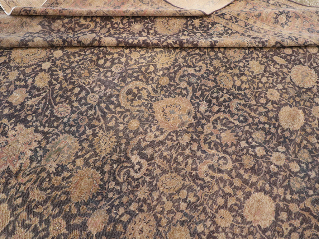 Antique Indian Lahore Room Size Carpet, No.11284 - Galerie Shabab