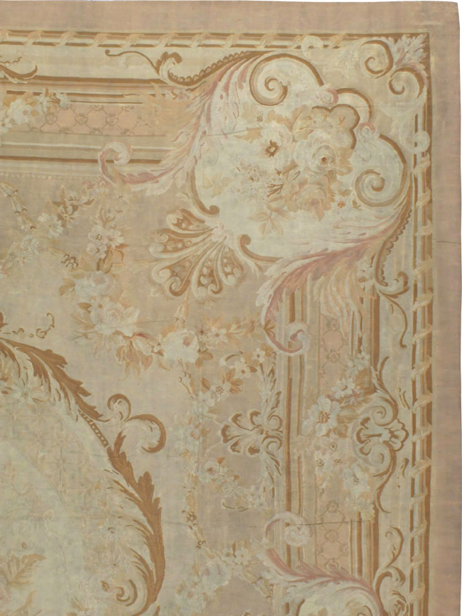 Antique French Aubusson Carpet, No.11290 - Galerie Shabab