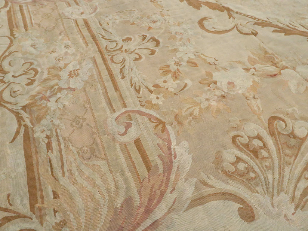 Antique French Aubusson Carpet, No.11290 - Galerie Shabab