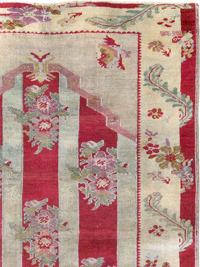 Antique Turkish Ghiordes Throw Rug, No.11327 - Galerie Shabab