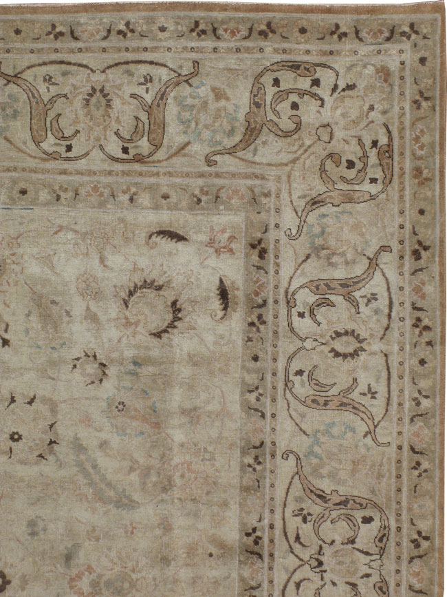 A Tabriz Carpet, No.11340 - Galerie Shabab