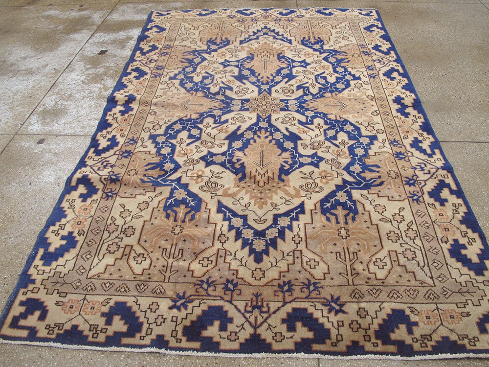 Vintage Indian Lahore Carpet, No.11345 - Galerie Shabab