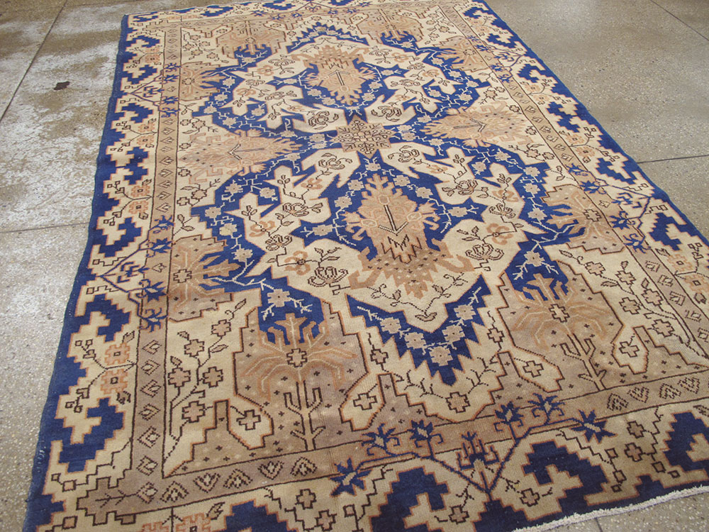 Vintage Indian Lahore Carpet, No.11345 - Galerie Shabab