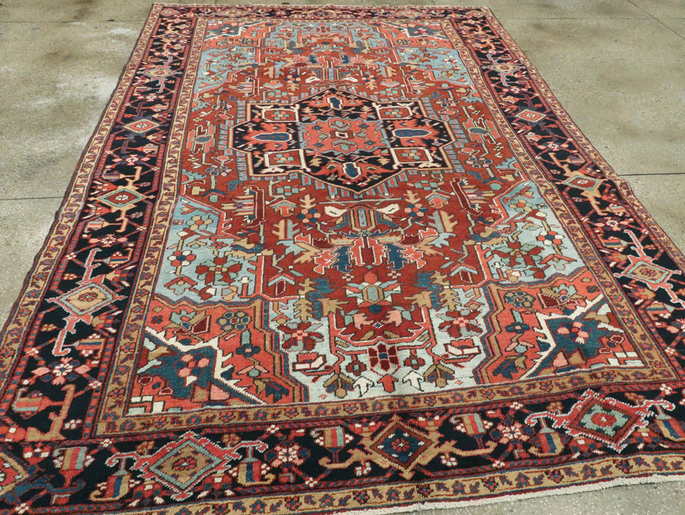 Antique Persian Heriz Carpet, No.11421 - Galerie Shabab