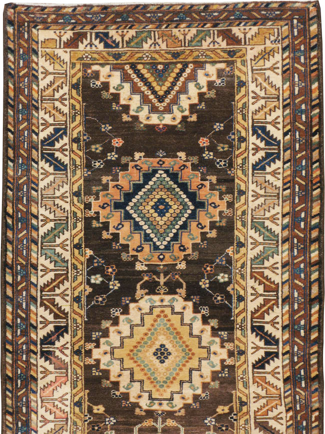 Antique Persian Northwest Runner, No.11460 - Galerie Shabab