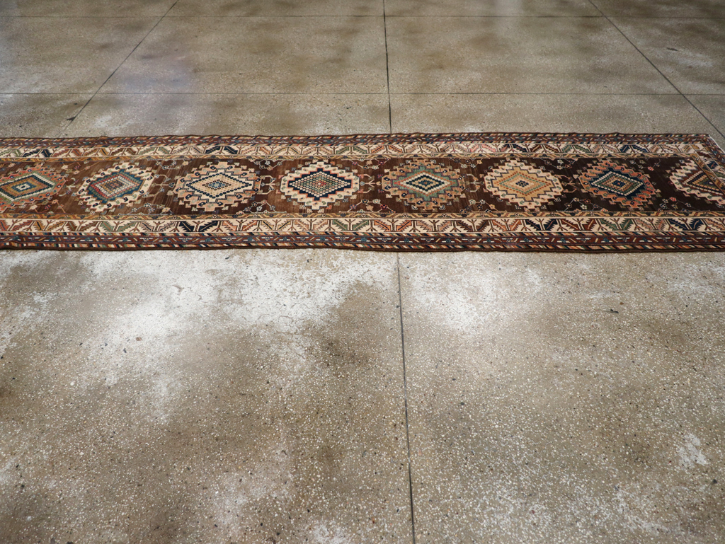 Antique Persian Northwest Runner, No.11460 - Galerie Shabab