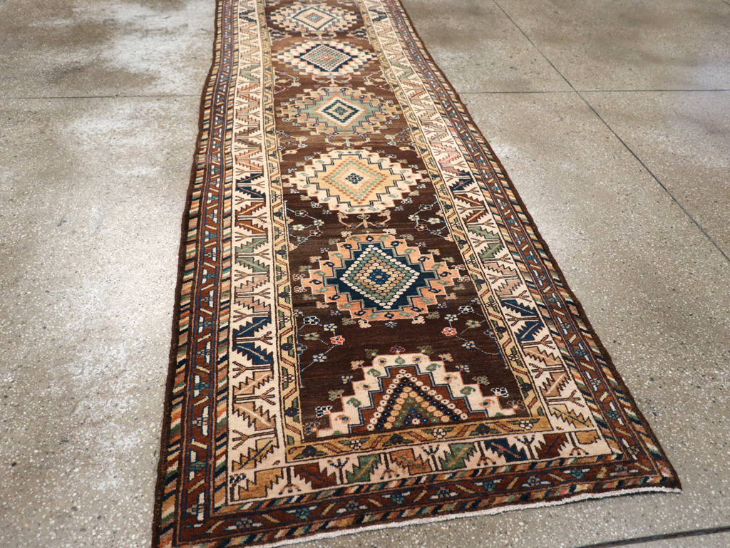 Antique Persian Northwest Runner, No.11460 - Galerie Shabab