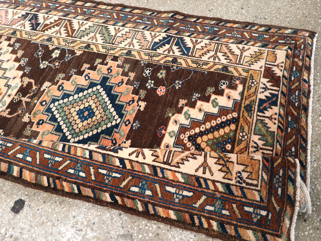 Antique Persian Northwest Runner, No.11460 - Galerie Shabab