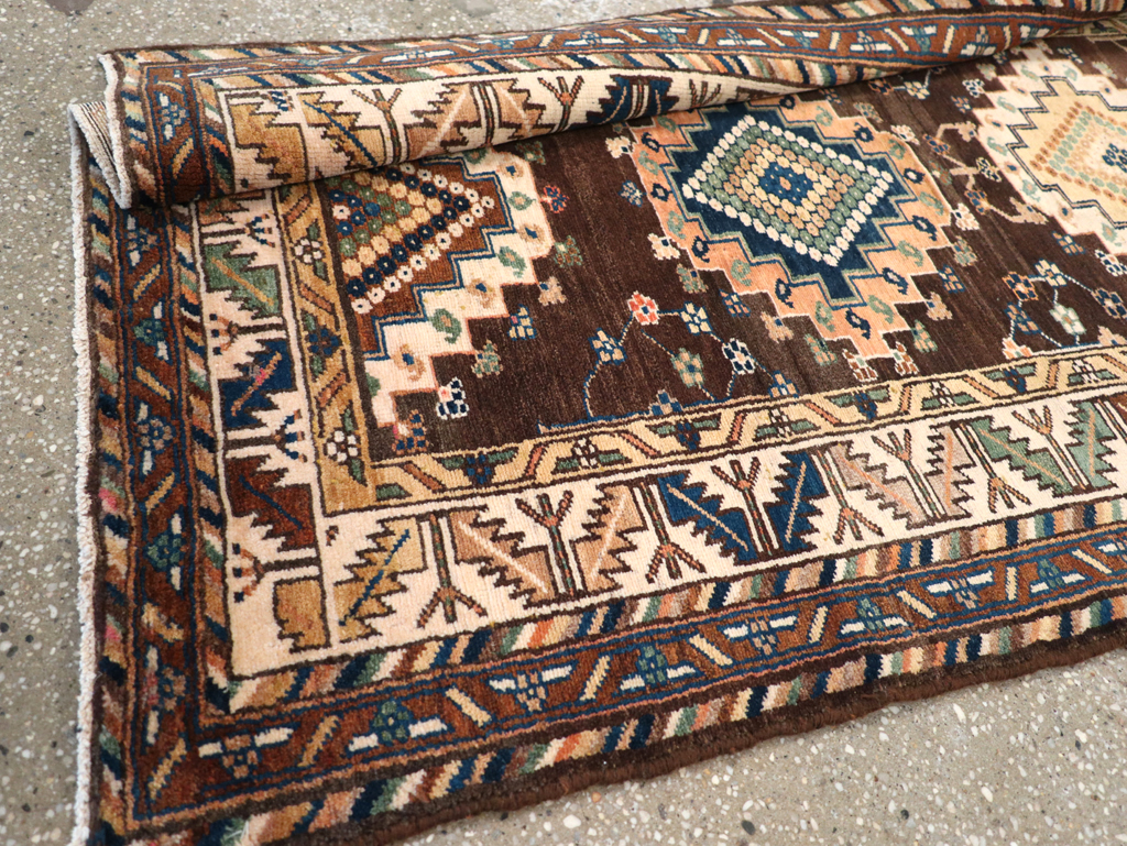 Antique Persian Northwest Runner, No.11460 - Galerie Shabab