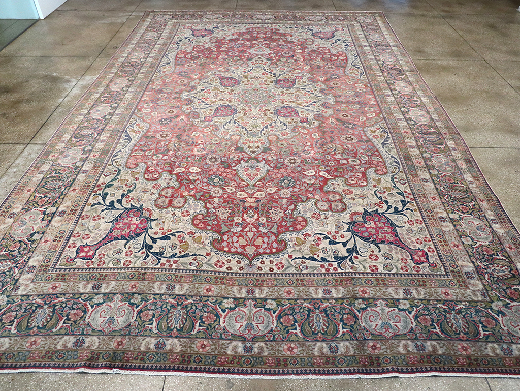 Antique Persian Tabriz Carpet, No.11514 - Galerie Shabab