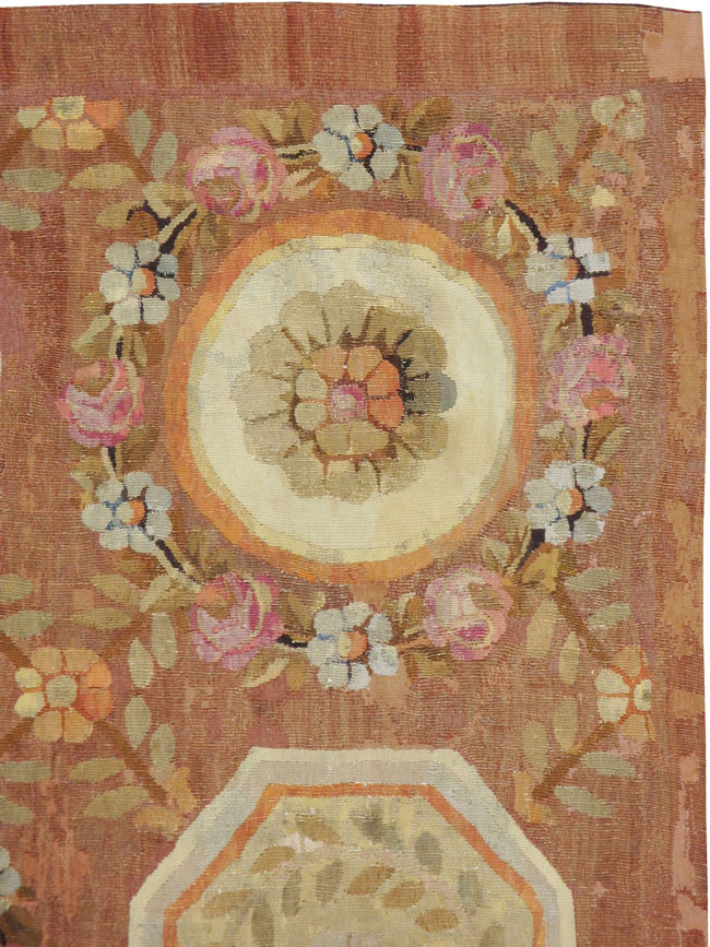 Antique Aubusson Square Carpet, No.11516 - Galerie Shabab