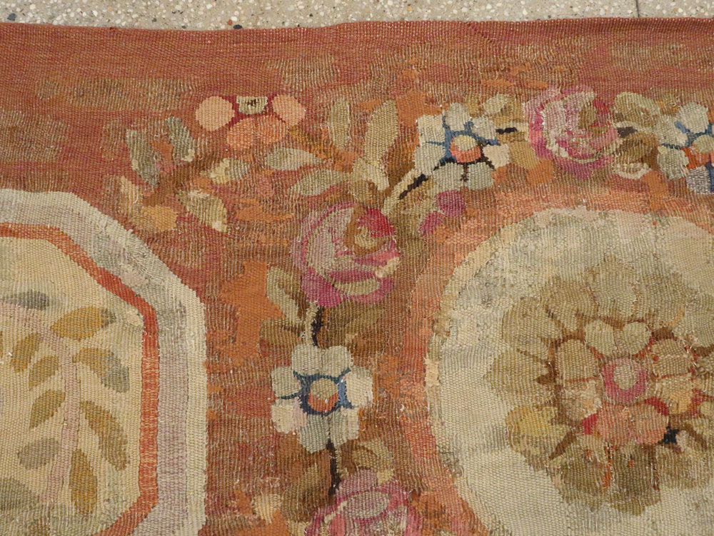Antique Aubusson Square Carpet, No.11516 - Galerie Shabab