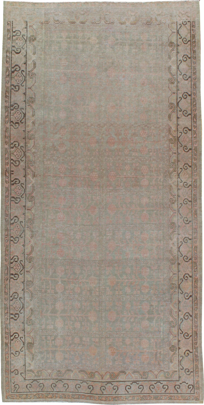 A Khotan Carpet, No.11528 - Galerie Shabab