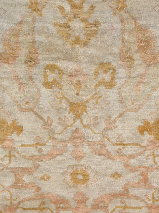An Oushak Carpet, No.11636 - Galerie Shabab