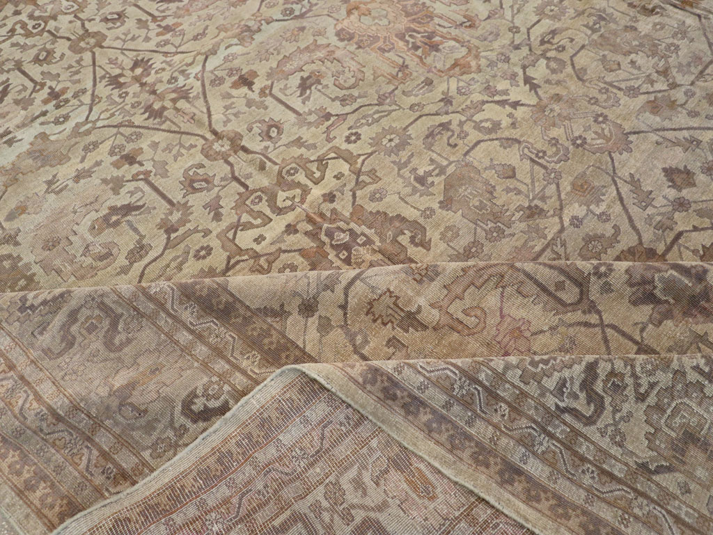 A Oushak Carpet, No.11655 - Galerie Shabab