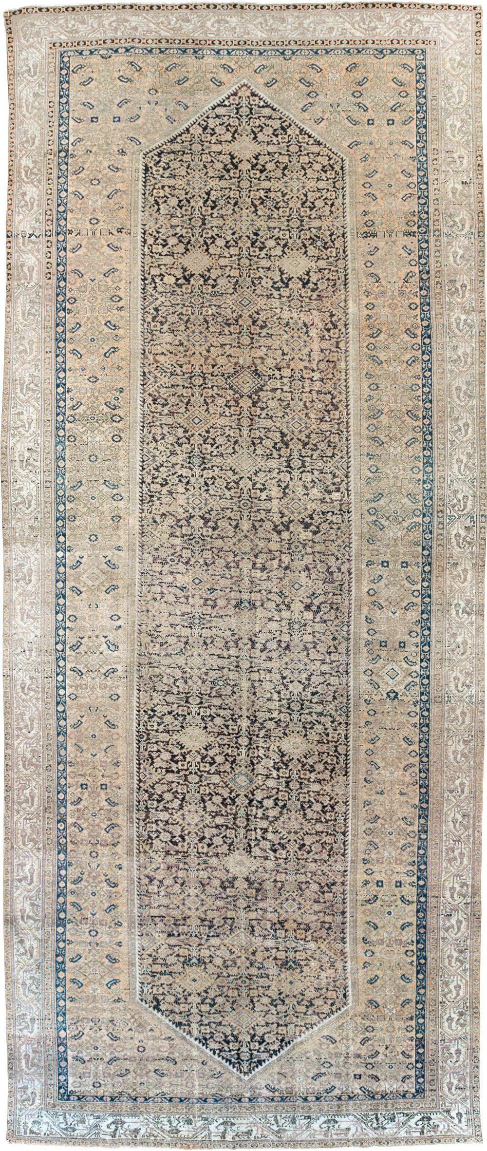 Antique Persian Malayer Gallery Carpet, No.11685 - Galerie Shabab