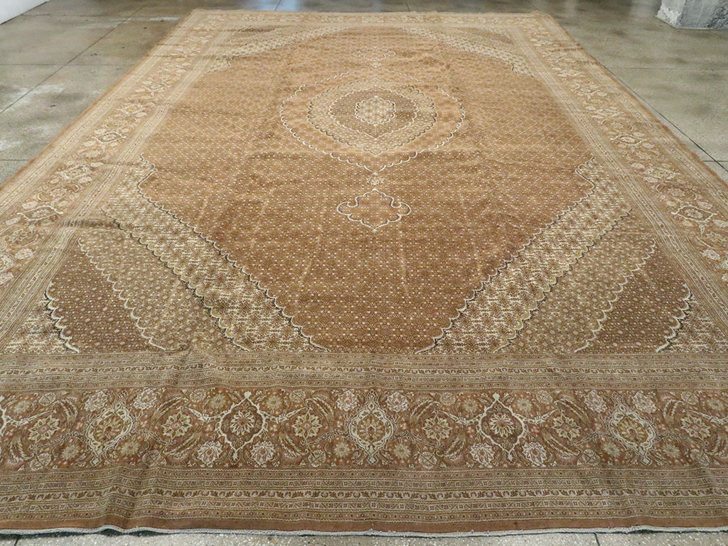 Vintage Persian Tabriz Carpet, No.11740 - Galerie Shabab