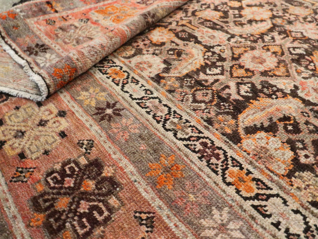 Antique Persian Mahal Gallery Rug, No.11753 - Galerie Shabab