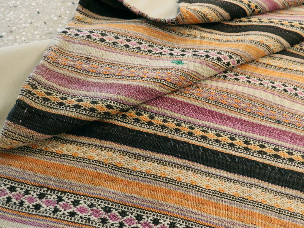 Vintage Persian Kilim, No.11760 - Galerie Shabab
