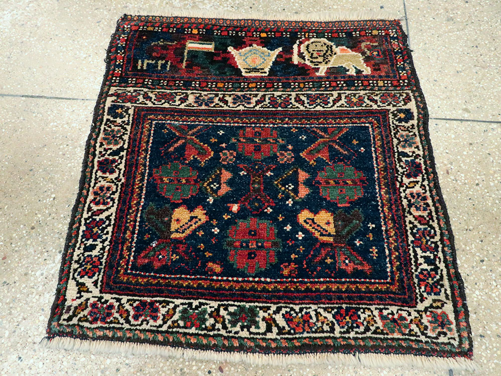 Antique Persian Pictorial Bag Face Rug, No.11845 - Galerie Shabab