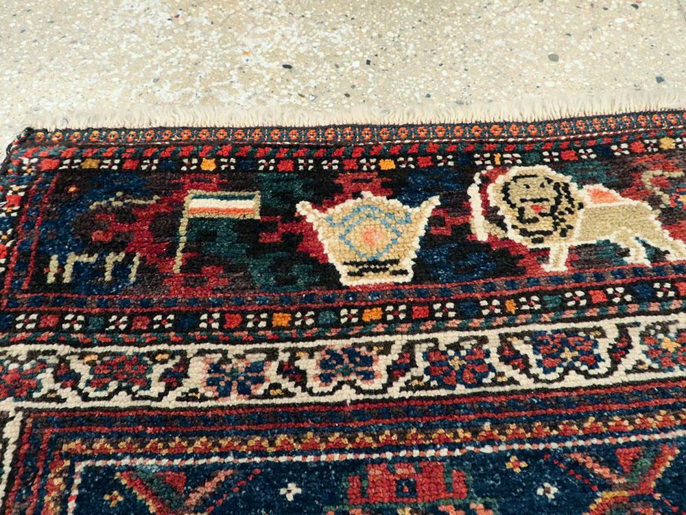 Antique Persian Pictorial Bag Face Rug, No.11845 - Galerie Shabab