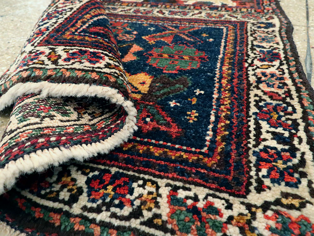 Antique Persian Pictorial Bag Face Rug, No.11845 - Galerie Shabab