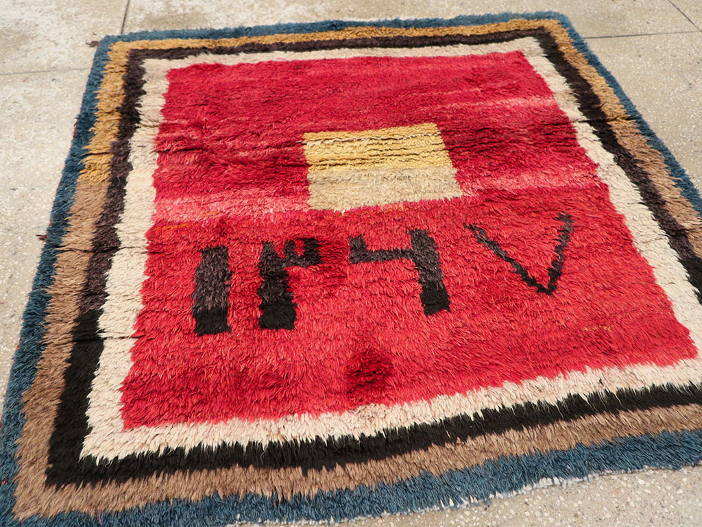 Vintage Persian Gabbeh Square Scatter Rug, No.11884 - Galerie Shabab