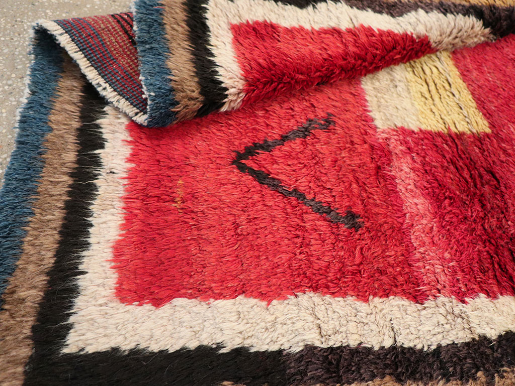 Vintage Persian Gabbeh Square Scatter Rug, No.11884 - Galerie Shabab