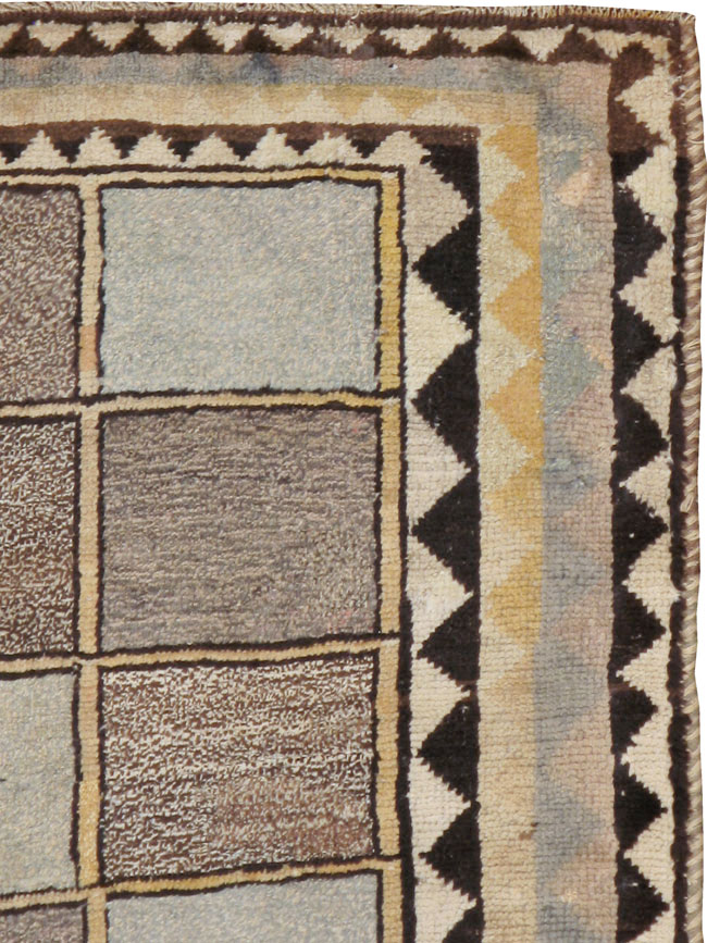 Vintage Persian Gabbeh Rug, No.11891 - Galerie Shabab