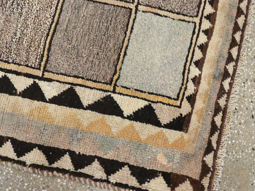 Vintage Persian Gabbeh Rug, No.11891 - Galerie Shabab
