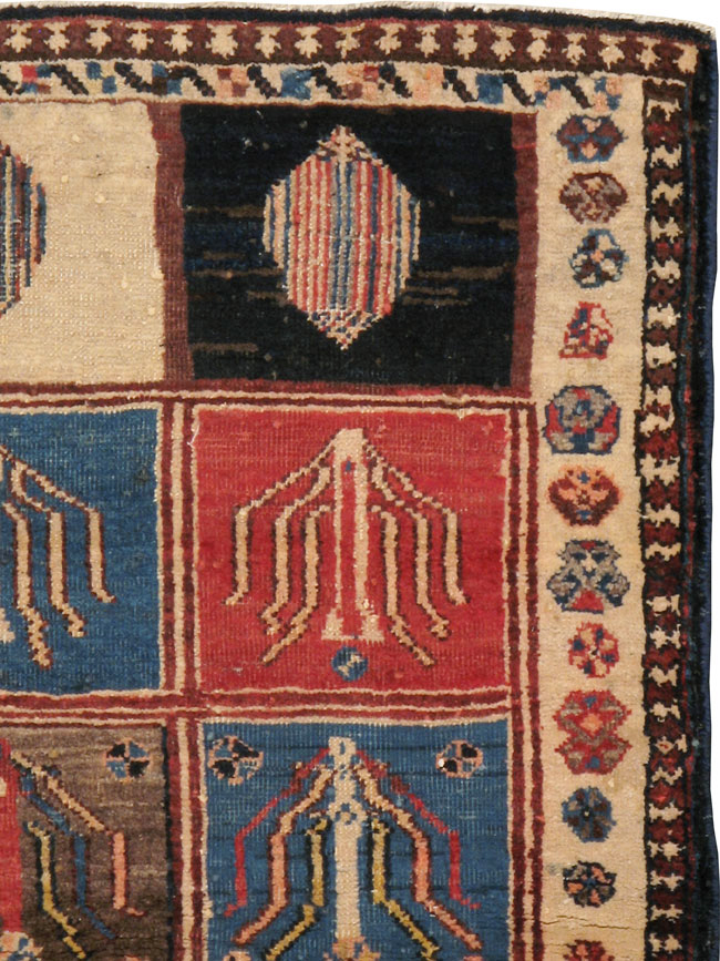 Vintage Persian Bakhtiari Rug, No.11901 - Galerie Shabab