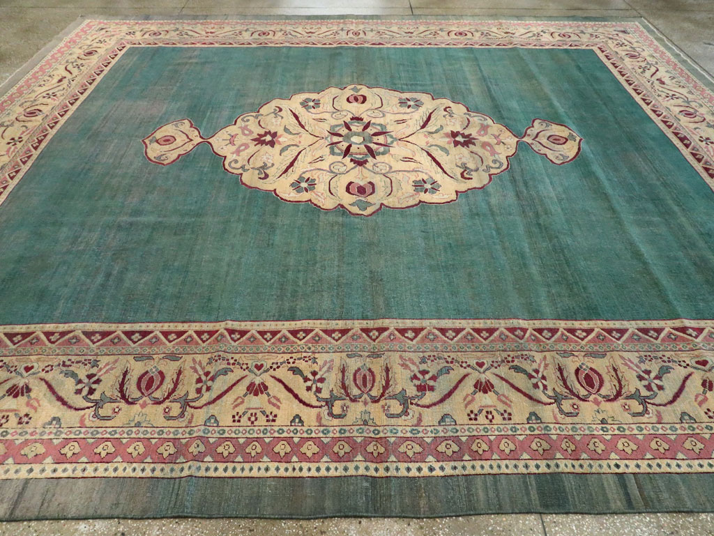 Antique Indian Agra Carpet, No.11923 - Galerie Shabab