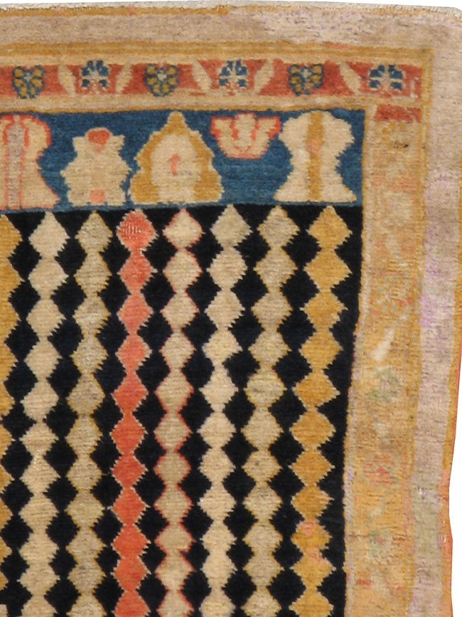 Antique Persian Fereghan Rug, No.11960 - Galerie Shabab