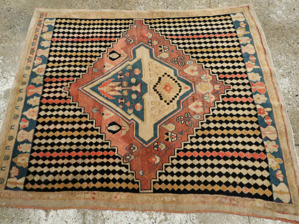 Antique Persian Fereghan Rug, No.11960 - Galerie Shabab