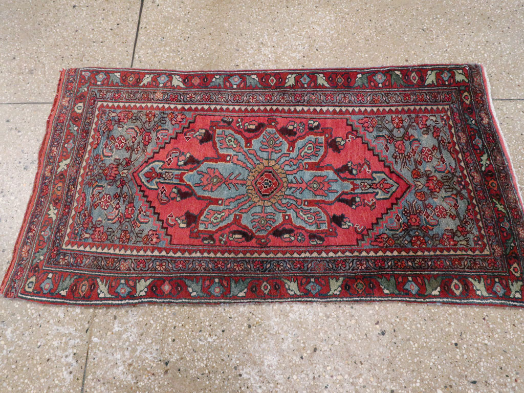 Antique Persian Bidjar Throw Rug, No.11980 - Galerie Shabab