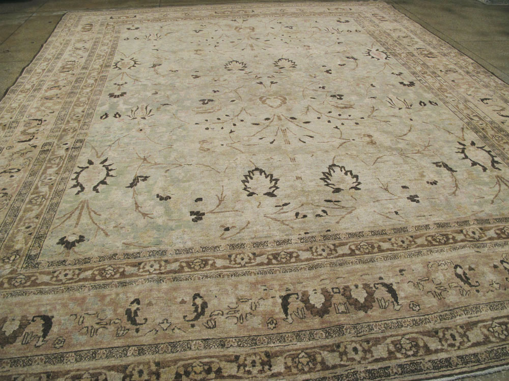 Antique Persian Mashad Carpet, No.11992 - Galerie Shabab