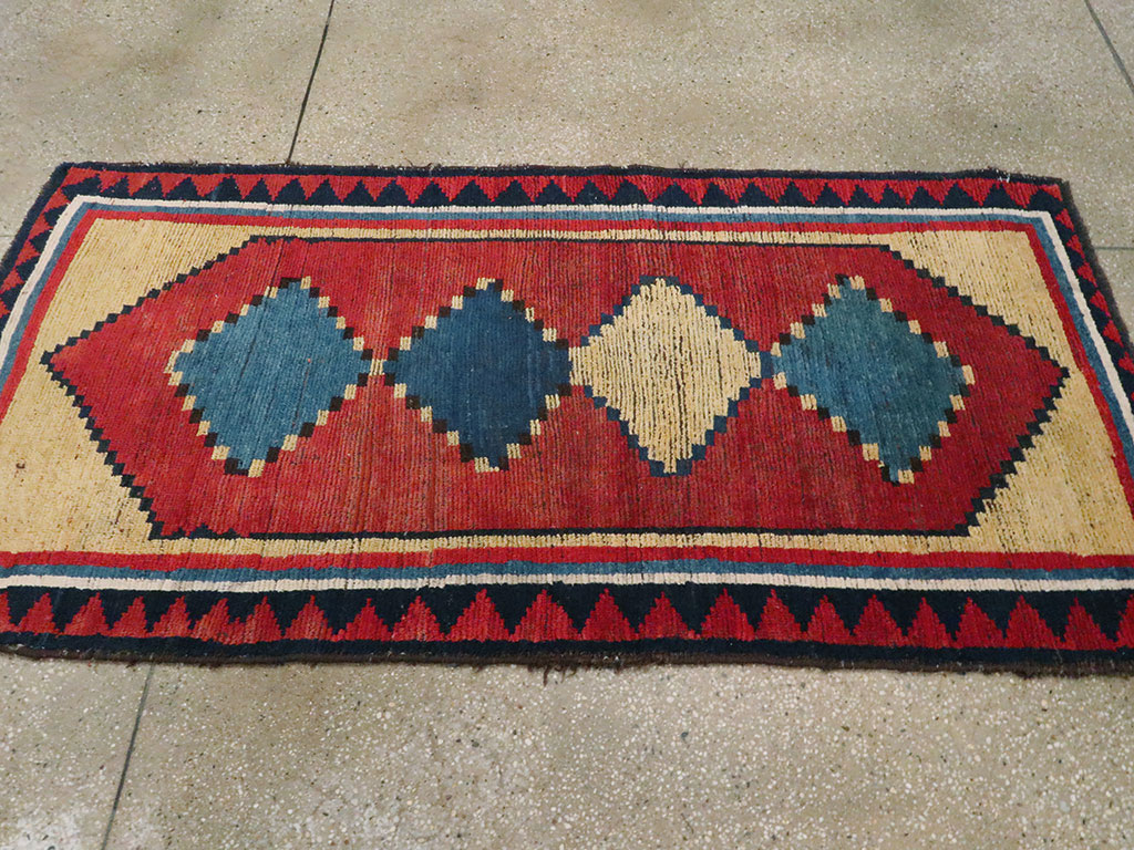 Antique Gabbeh Rug, No.11993 - Galerie Shabab