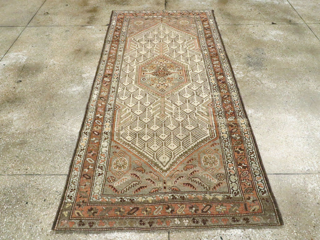 Antique Persian Malayer Rug, No.12061 - Galerie Shabab