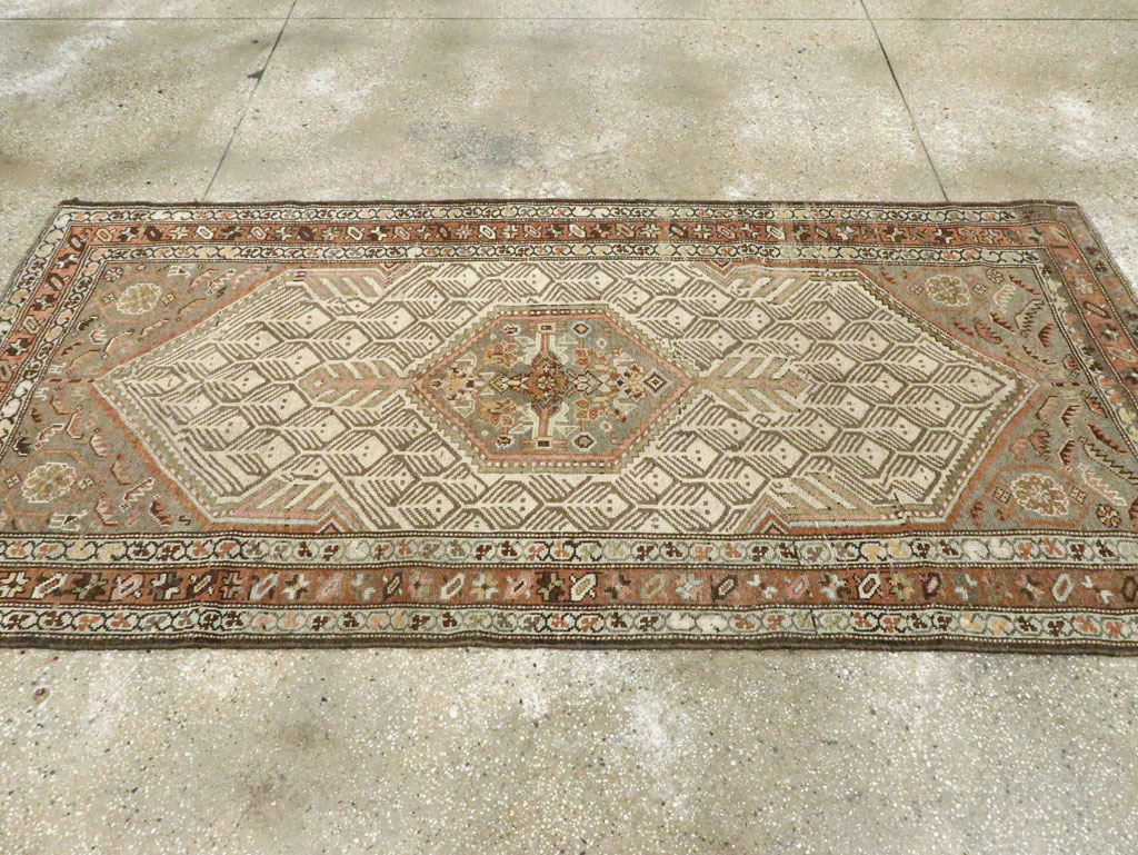 Antique Persian Malayer Rug, No.12061 - Galerie Shabab