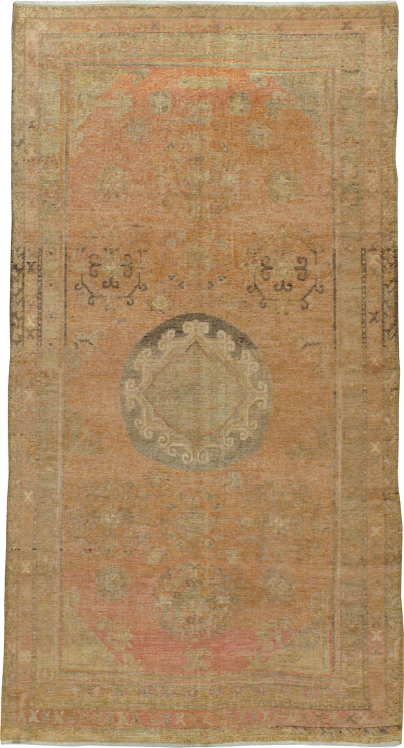 A Khotan Rug, No.12129 - Galerie Shabab