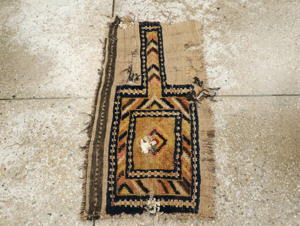 Antique Gabbeh Rug, No.12181 - Galerie Shabab