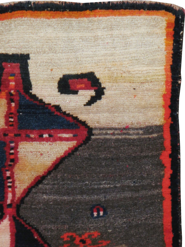 Antique Gabbeh Rug, No.12182 - Galerie Shabab