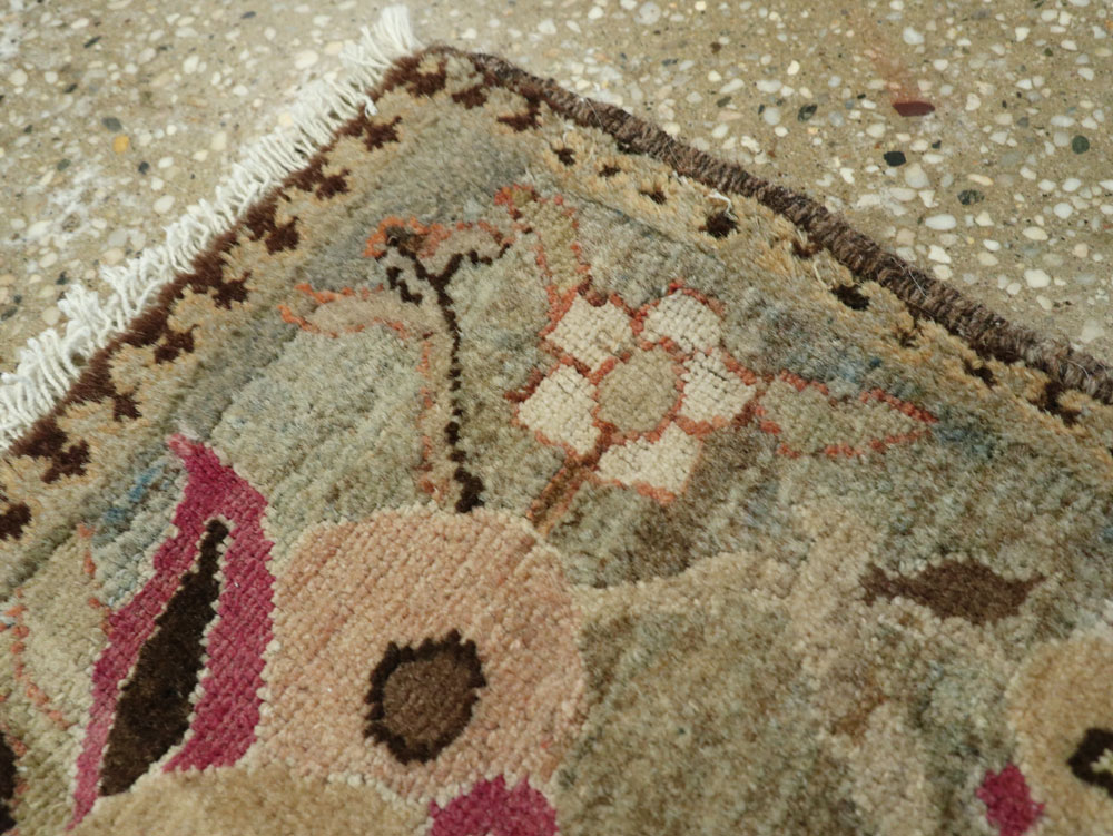 Vintage Persian Bakhtiari Rug, No.12213 - Galerie Shabab