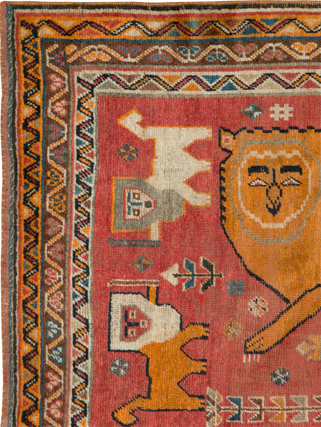 Antique Persian Gabbeh Pictorial Accent Rug, No.12235 - Galerie Shabab