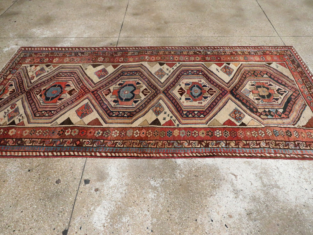 Antique Persian Bidjar Gallery Rug, No.12263 - Galerie Shabab