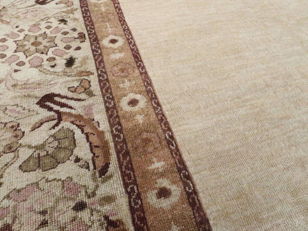 Antique Indian Agra Rug, No.12265 - Galerie Shabab